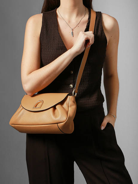 Shoulder Bag Shadow Leather Etrier Yellow shadow ESHA163M other view 1